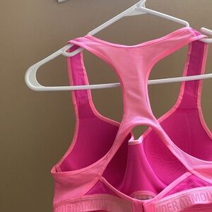 Gym run train under Armour 34c S M  heat gear pink high impact sports bra